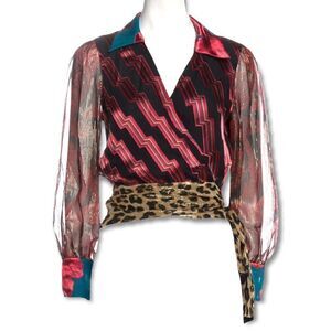 ❤️SOLD❤️ALICE + OLIVIA Printed V-Neck Crop Top |Size: S|